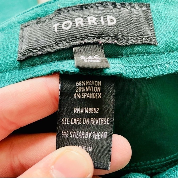Torrid Green Stretch Ankle Pant Size 24 Short - Picture 4 of 9